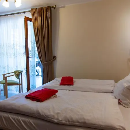 Couette-café Paula Wellness & 4*