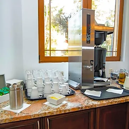 Paula Wellness & Bed and Breakfast 4*