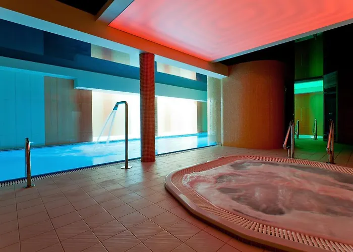 Couette-café Paula Wellness & 4*