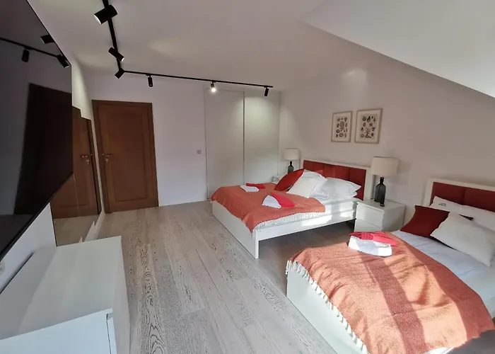 Couette-café Paula Wellness & 4*